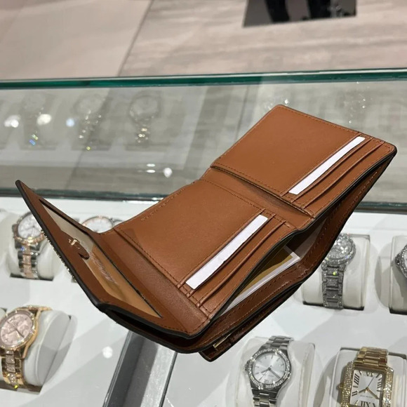 MICHAEL KORS JET SET TRAVEL MEDIUM PEBBLED LEATHER TRIFOLD WALLET - Picture 3 of 8